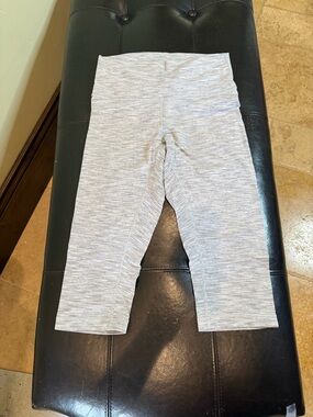 lululemon athletica Heather Light Gray Cropped Leggings